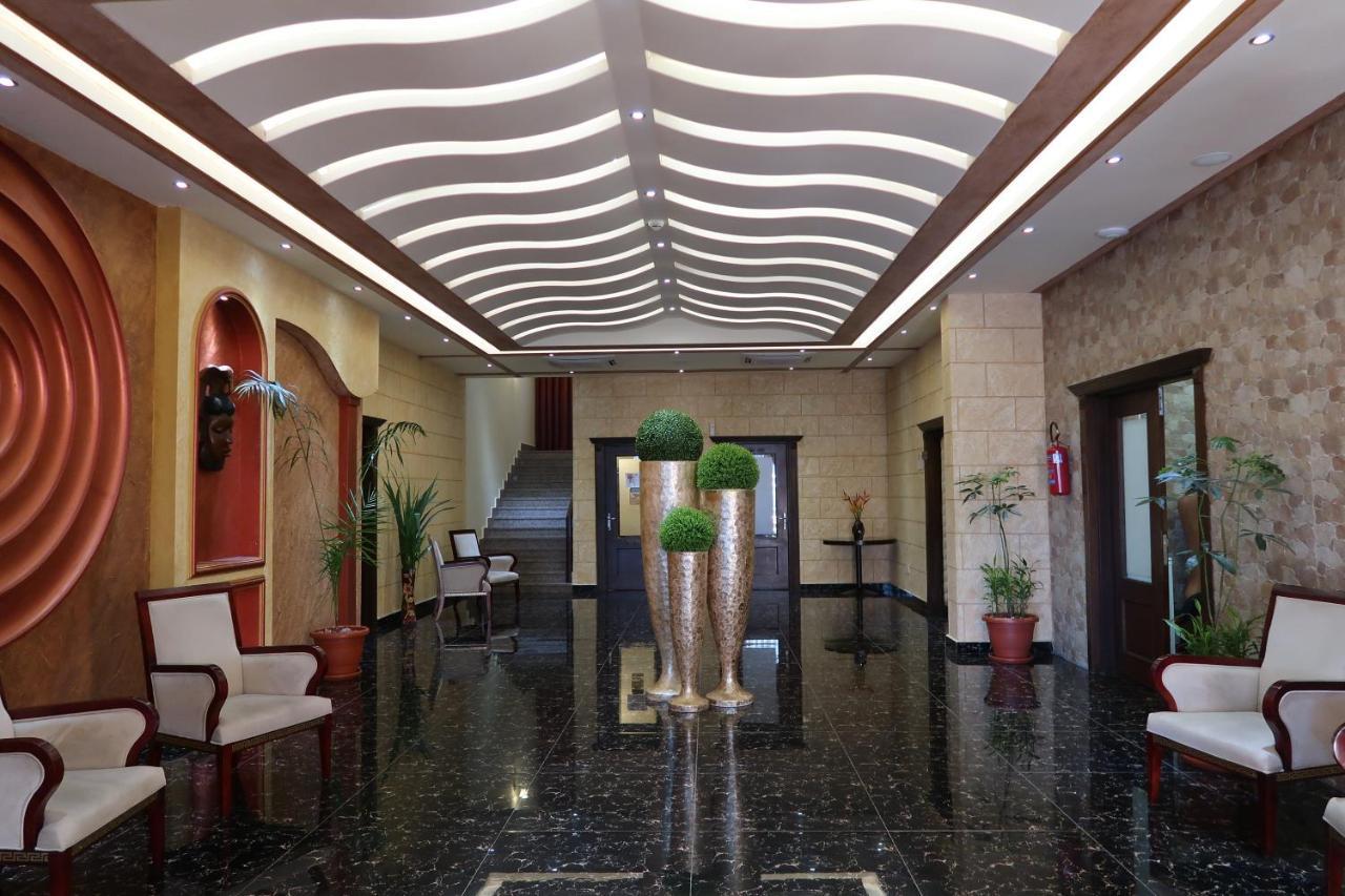 Boulevard Palace Hotel Monrovia Exterior foto