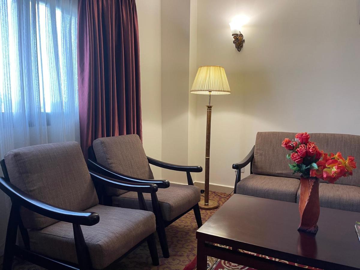 Boulevard Palace Hotel Monrovia Exterior foto
