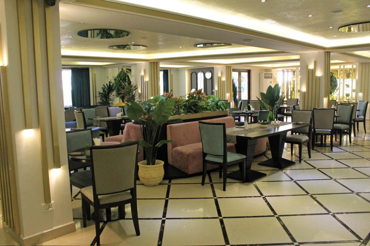 Boulevard Palace Hotel Monrovia Exterior foto